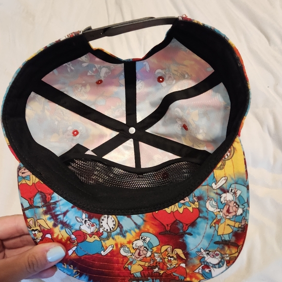 DISNEY X VANS Alice In Wonderland hat - Picture 4 of 5